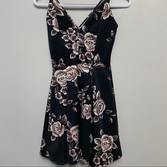 Black floral mini dress - Picture 1 of 1